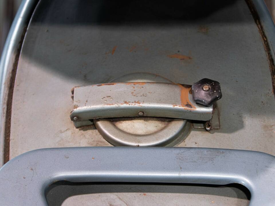 Image 24/50 of Piaggio DUMMY (1960)