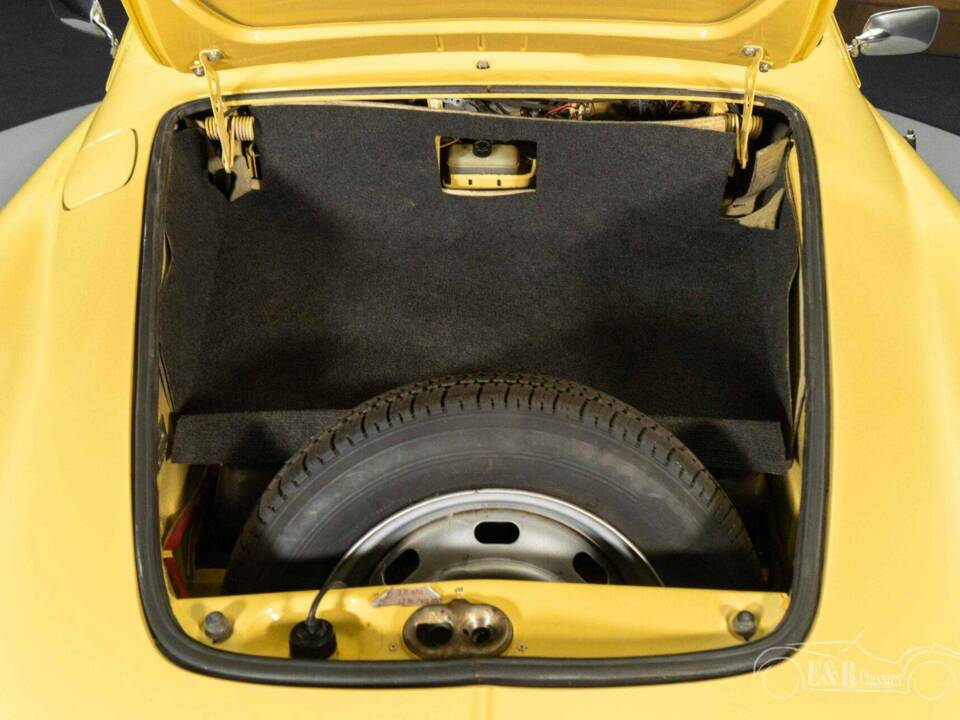 Bild 6/19 von Volkswagen Karmann Ghia 1500 (1971)