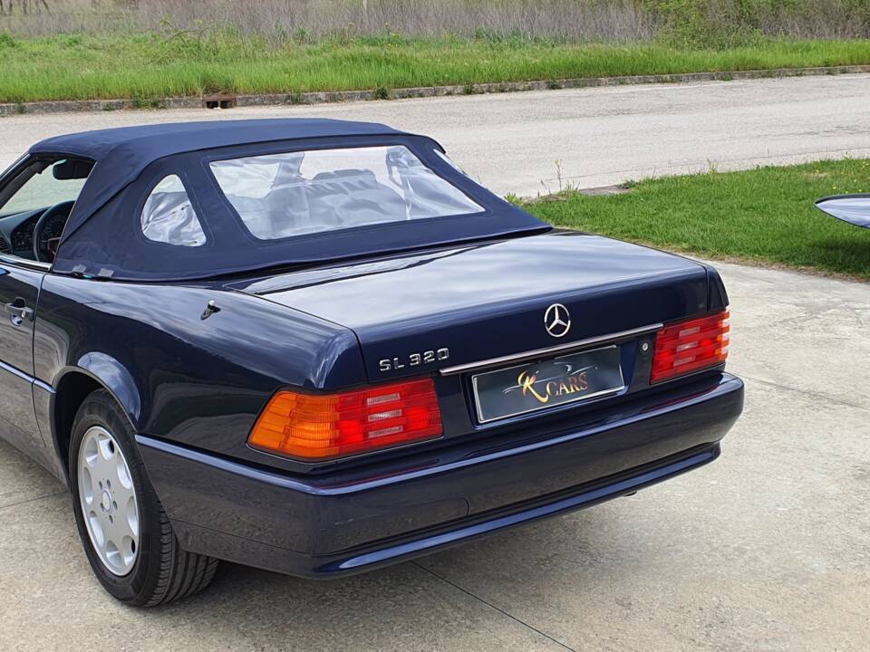 Image 23/43 of Mercedes-Benz SL 320 (1994)