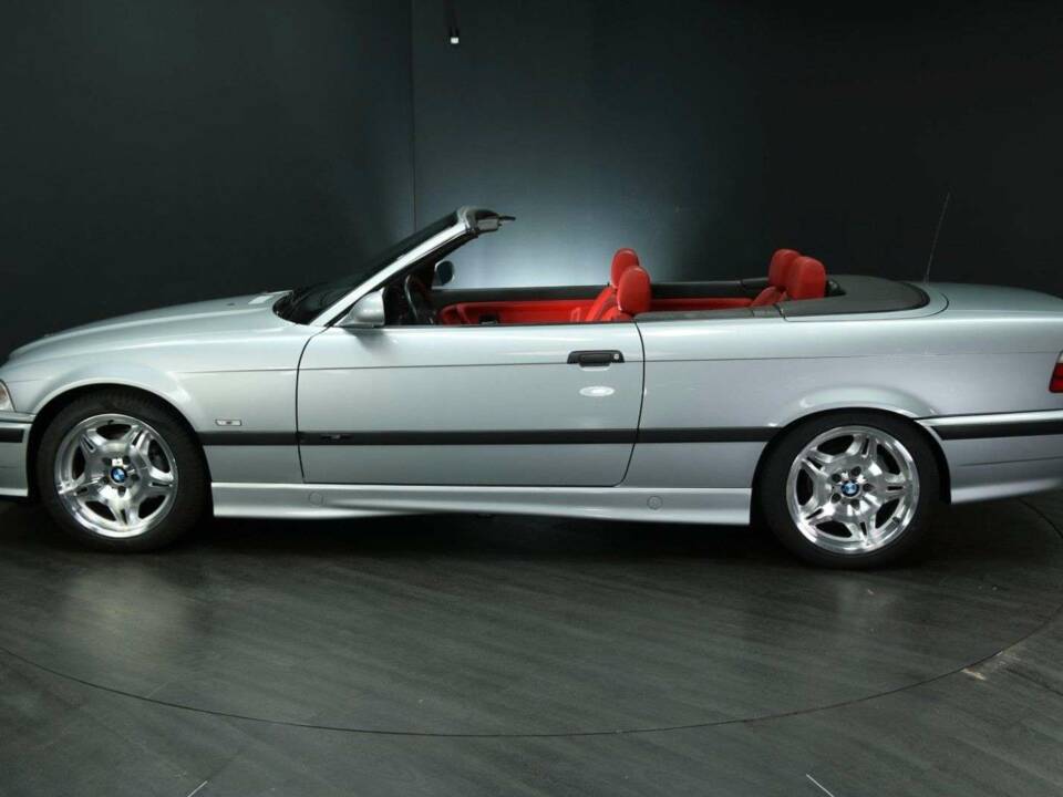 Immagine 3/50 di BMW 328i (1997)