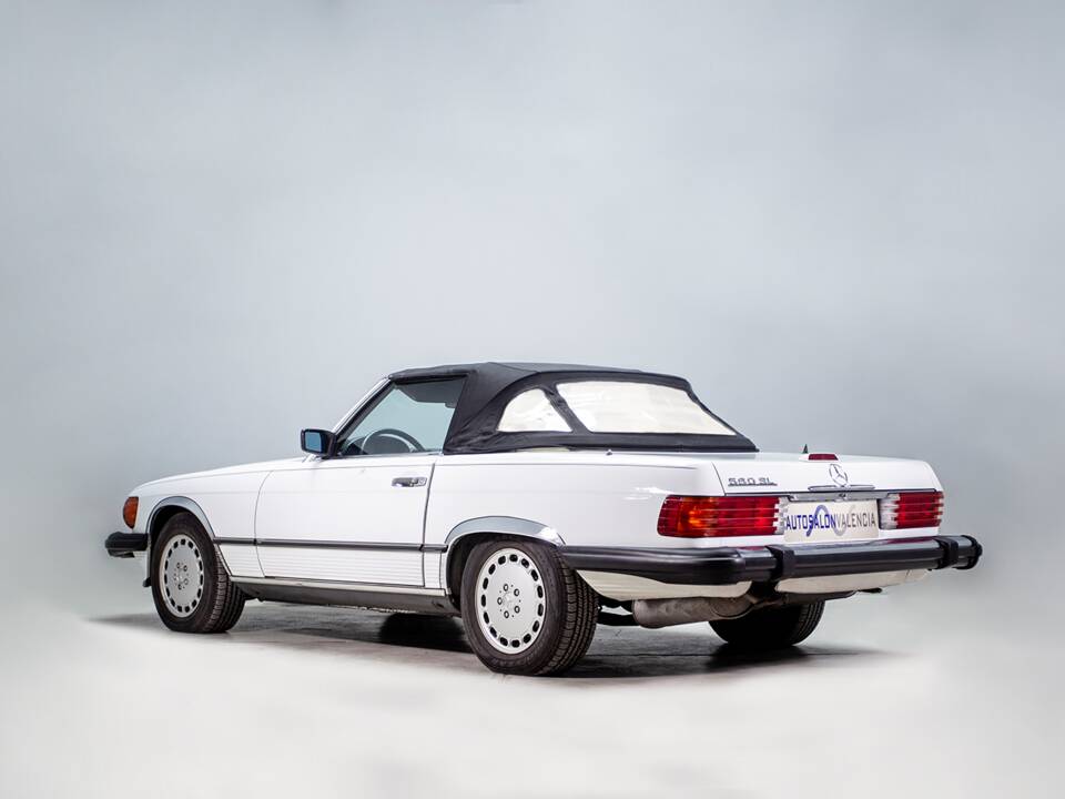 Image 20/48 of Mercedes-Benz 560 SL (1988)