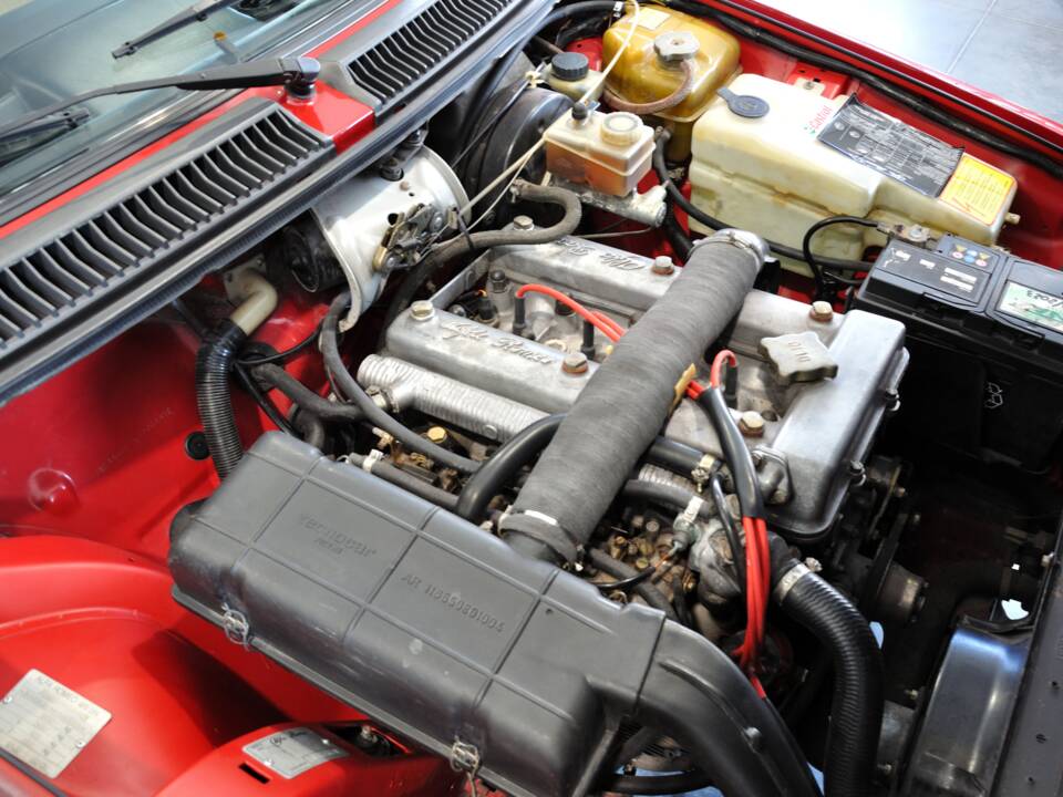 Bild 14/29 von Alfa Romeo GTV 2.0 (1984)