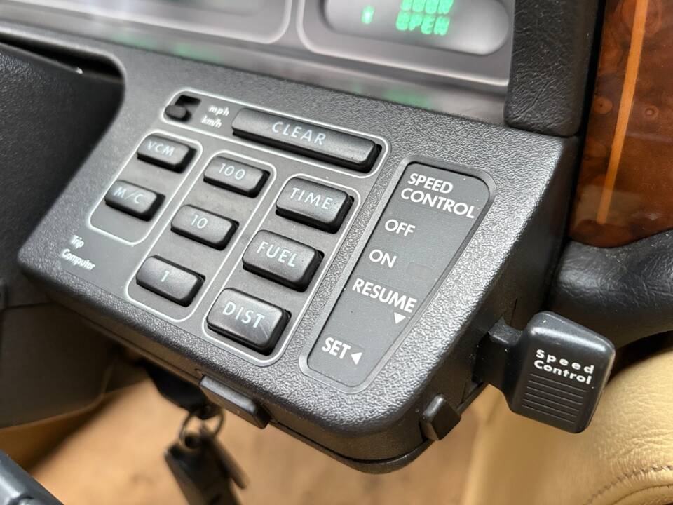 Immagine 14/31 di Jaguar XJ 40 (XJ-R) (1989)