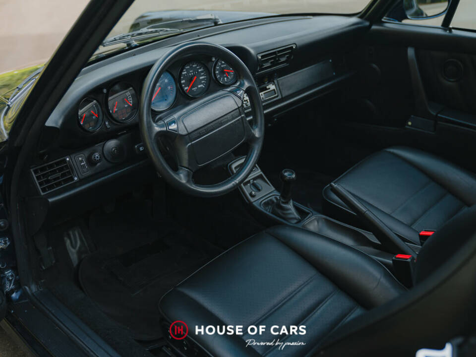 Image 27/49 of Porsche 911 Carrera 2 (1991)