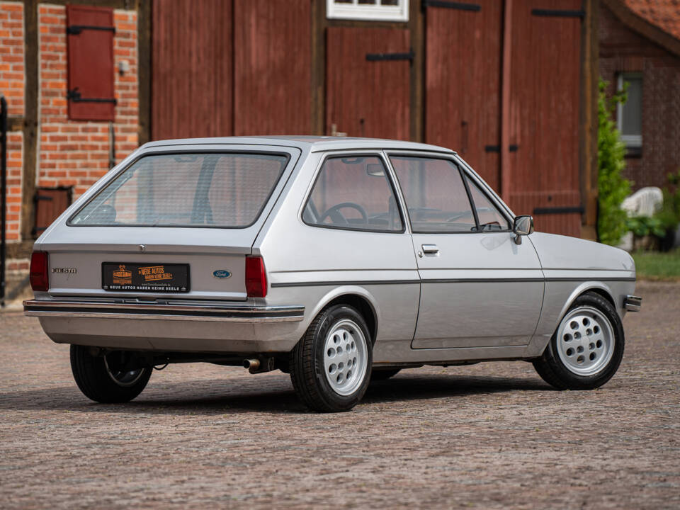 Image 13/36 of Ford Fiesta (1977)