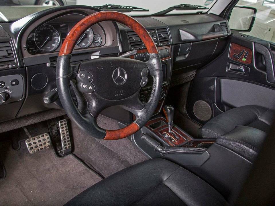 Image 16/19 de Mercedes-Benz G 500 (LWB) (2012)
