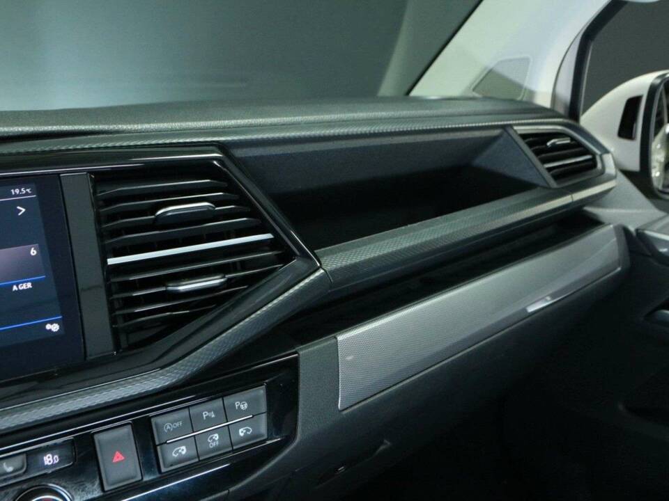 Image 19/50 of Volkswagen T6 Multivan 2.0 TDI (2020)