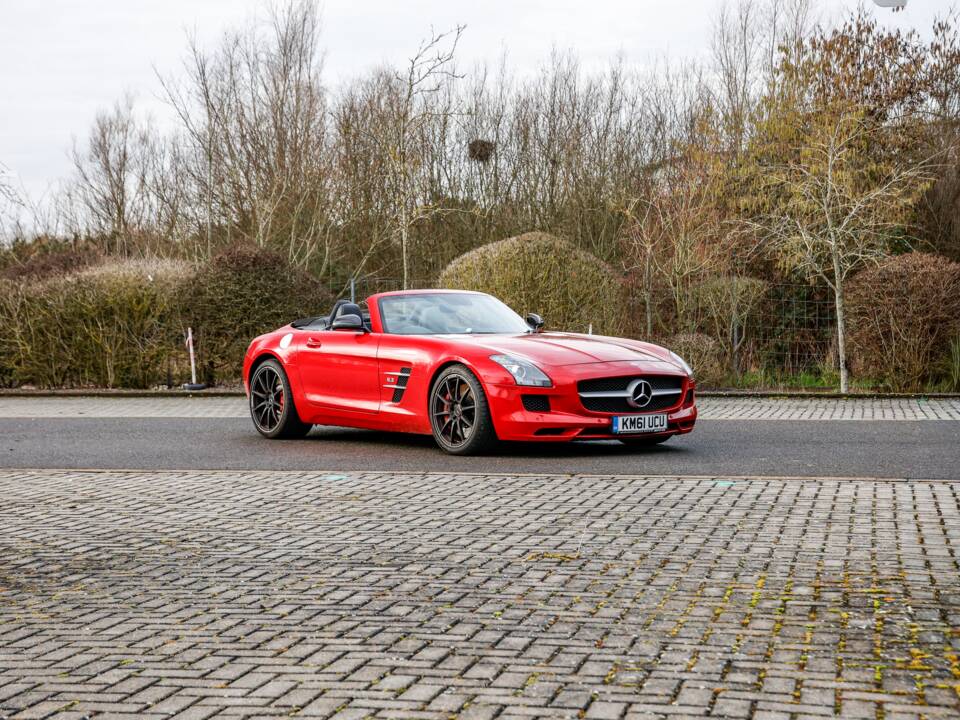 Image 39/40 of Mercedes-Benz SLS AMG Roadster (2011)