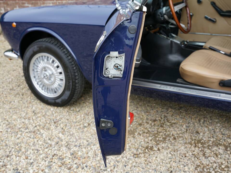 Bild 22/50 von Alfa Romeo 2000 GTV (1974)