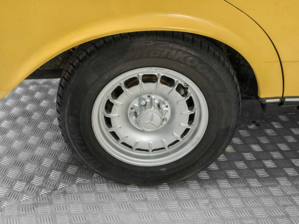 Bild 32/50 von Mercedes-Benz 300 TD Turbodiesel (1981)