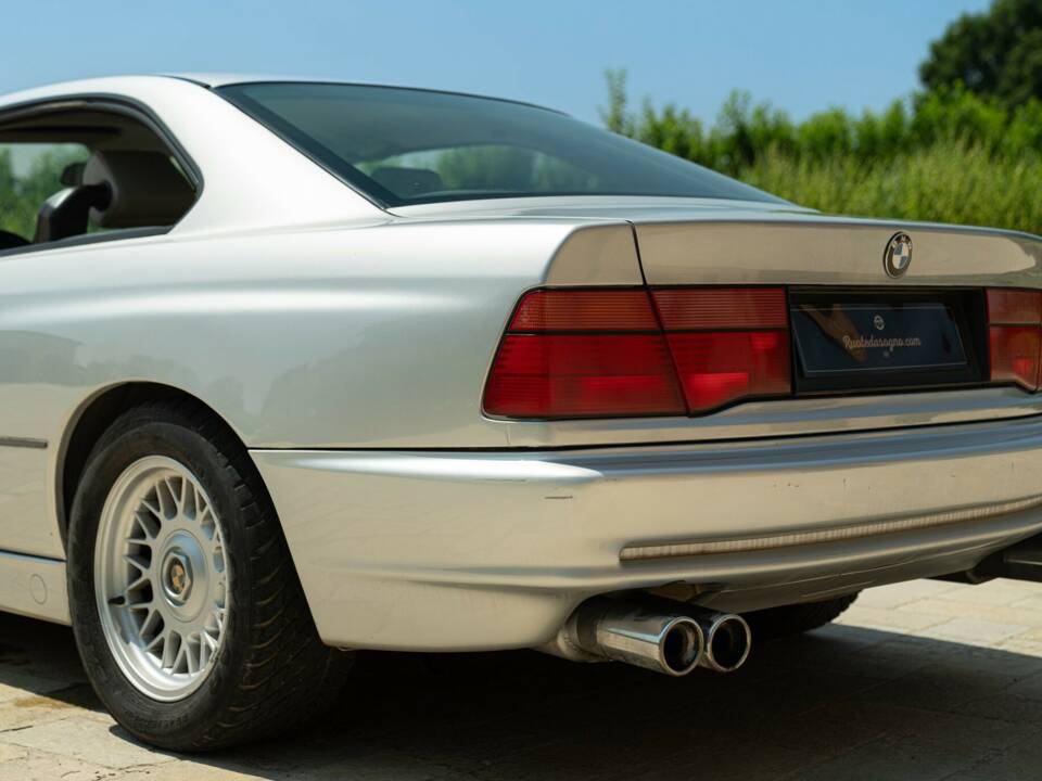Bild 16/50 von BMW 850i (1990)