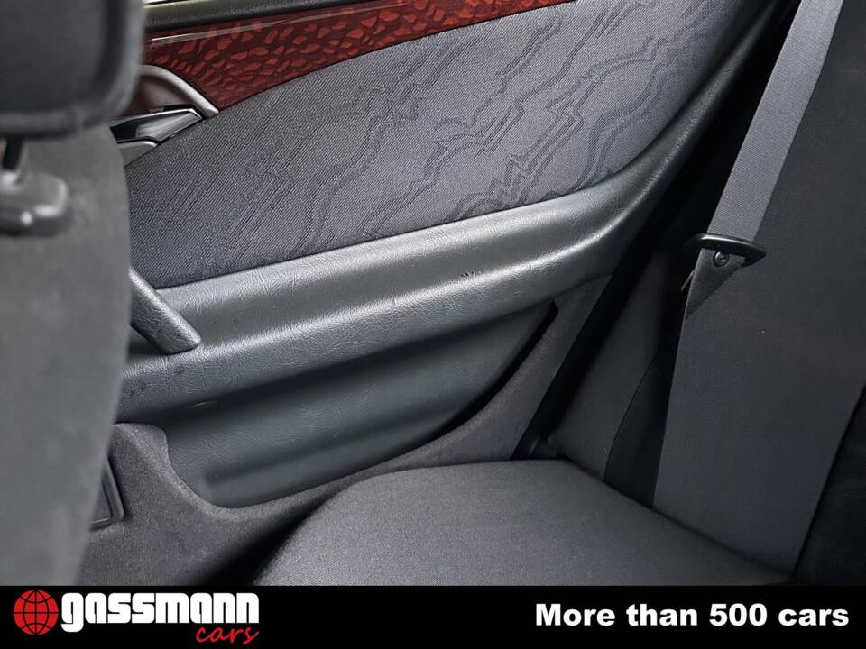 Imagen 12/12 de Mercedes-Benz E 220 Diesel (1997)