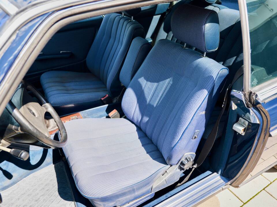 Bild 55/99 von Mercedes-Benz 230 CE (1983)