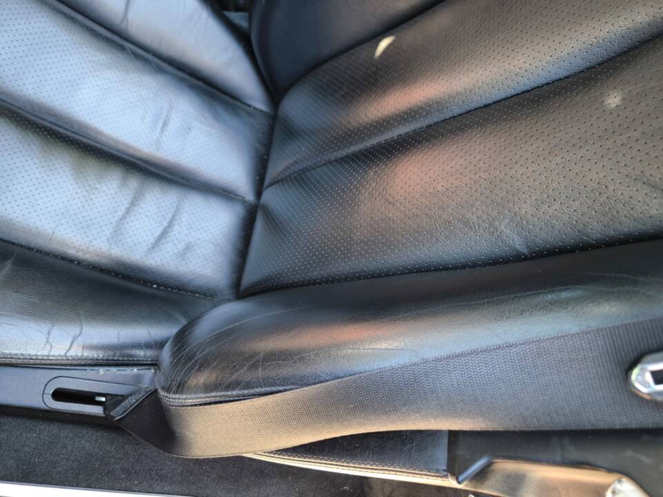 Image 28/38 of Mercedes-Benz SL 320 (1994)