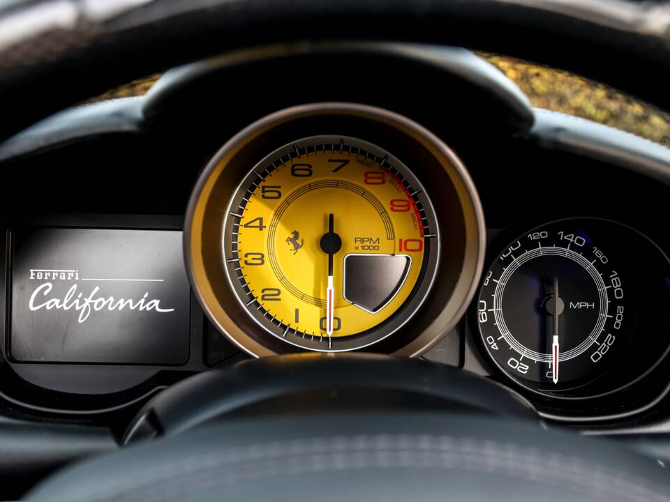 Immagine 33/36 di Ferrari California (2012)