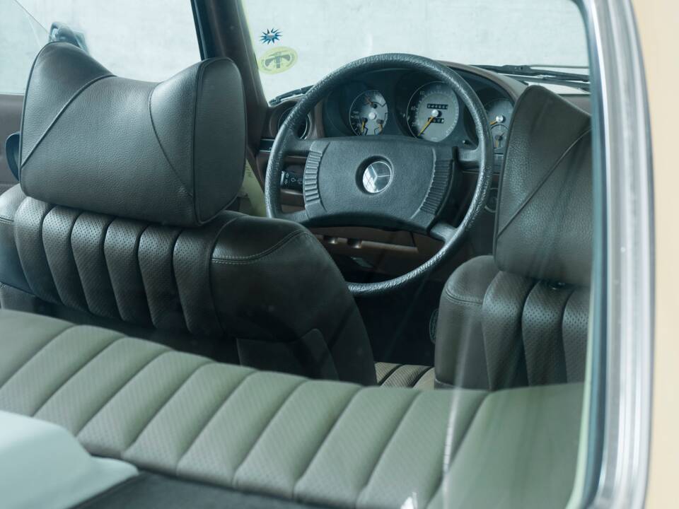Bild 43/50 von Mercedes-Benz 450 SLC (1977)