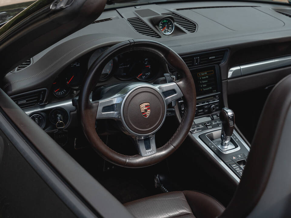 Image 19/28 de Porsche 911 Carrera S (2012)