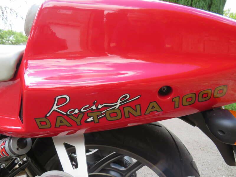 Bild 45/49 von Moto Guzzi Daytona RS (1996)