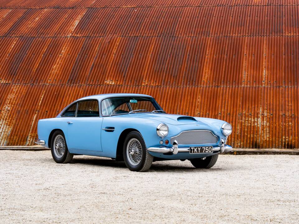 Image 3/56 of Aston Martin DB 4 (1960)