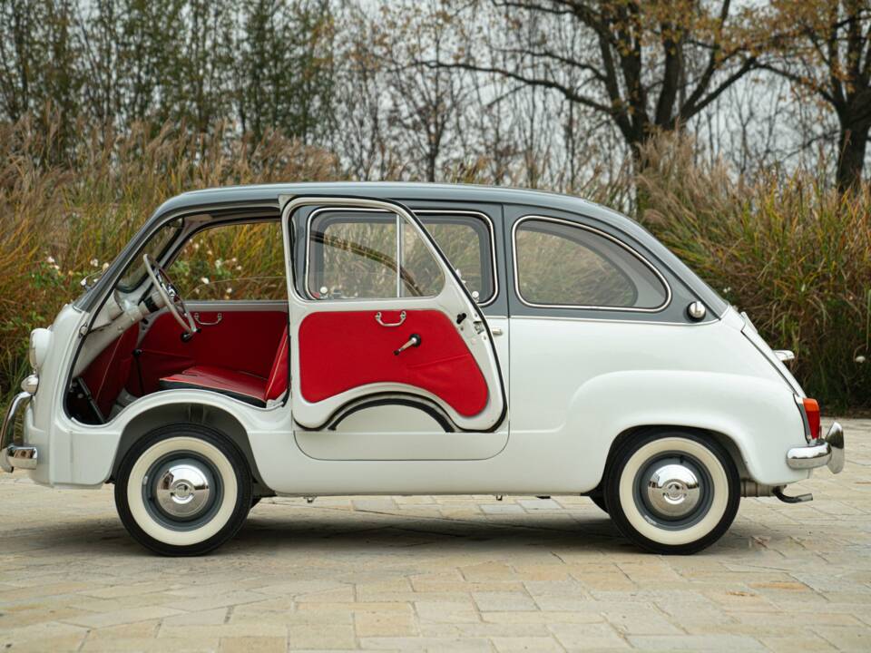 Image 8/50 of FIAT 600 D Multipla (1963)