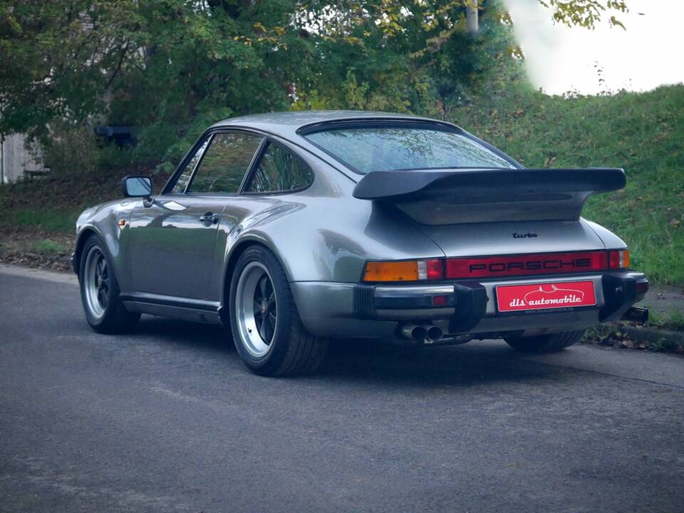 Immagine 11/34 di Porsche 911 Turbo 3.3 (1981)