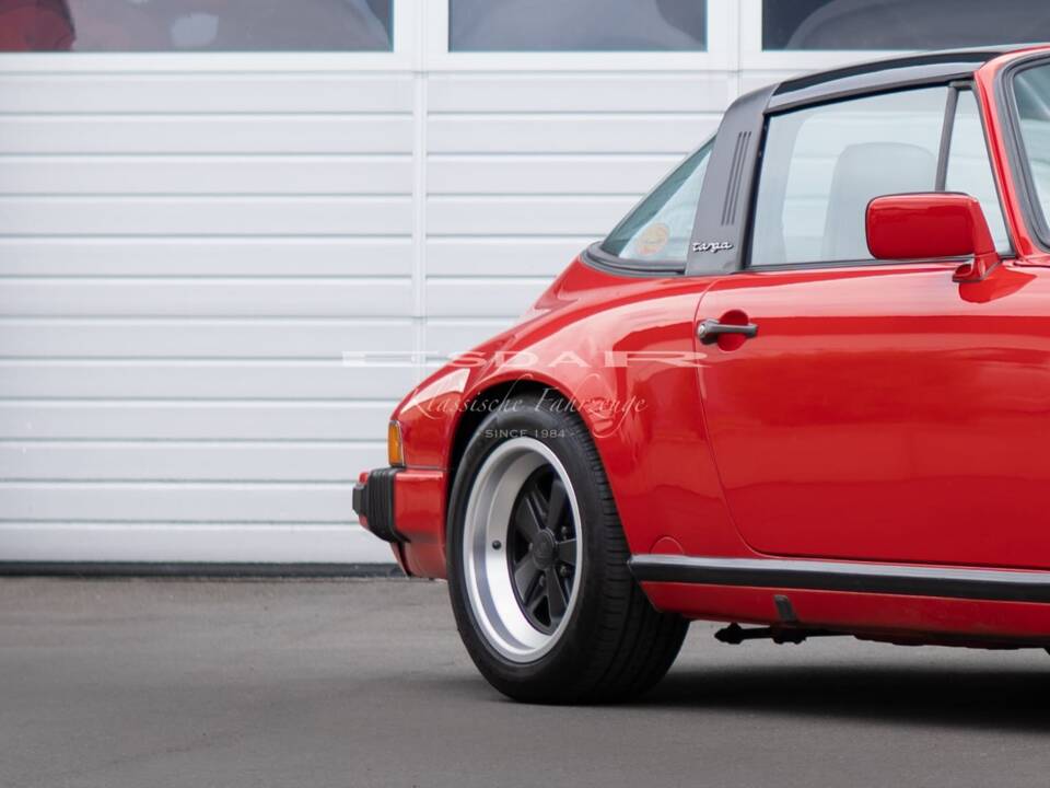 Bild 12/31 von Porsche 911 Carrera 3.2 (1988)
