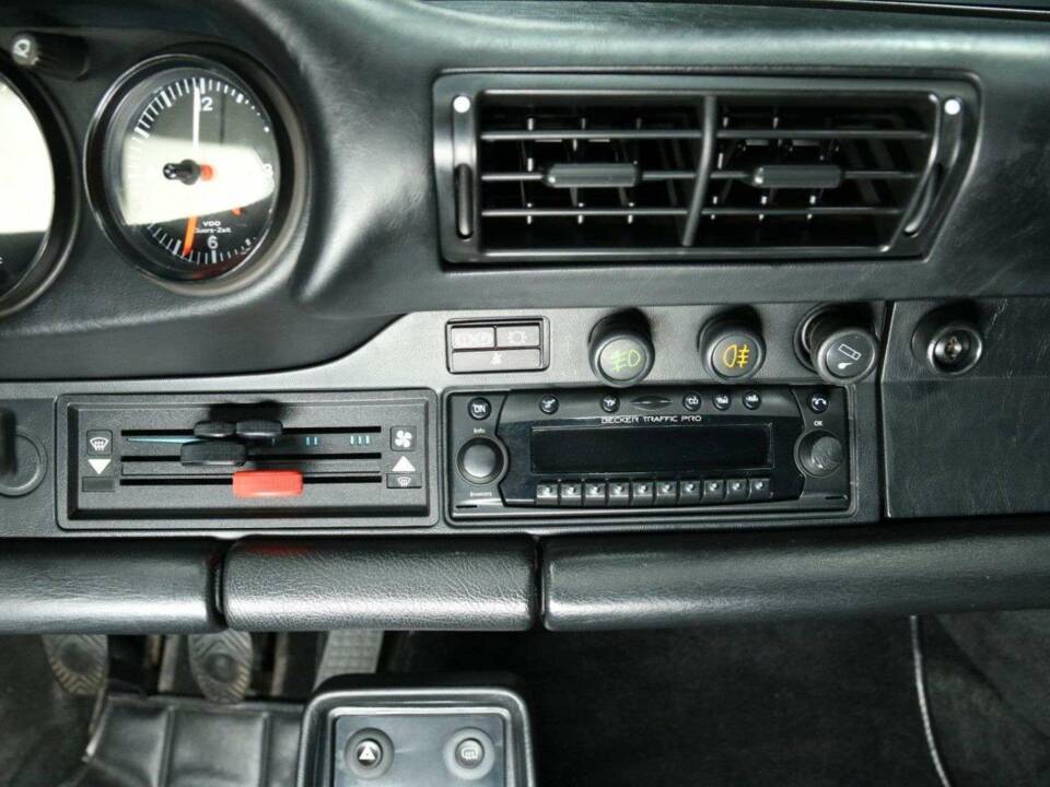 Bild 16/30 von Porsche 911 Speedster 3.2 (1989)