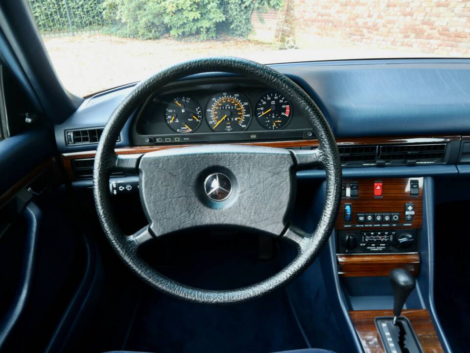 Bild 18/50 von Mercedes-Benz 380 SEL (1983)