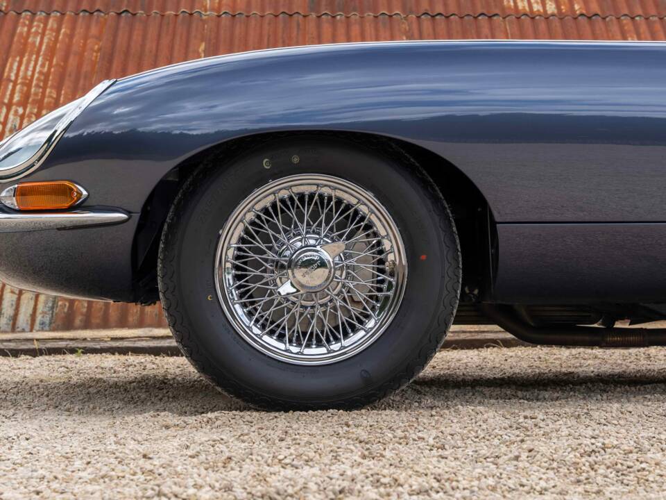 Image 10/27 of Jaguar Type E 4.2 (1965)