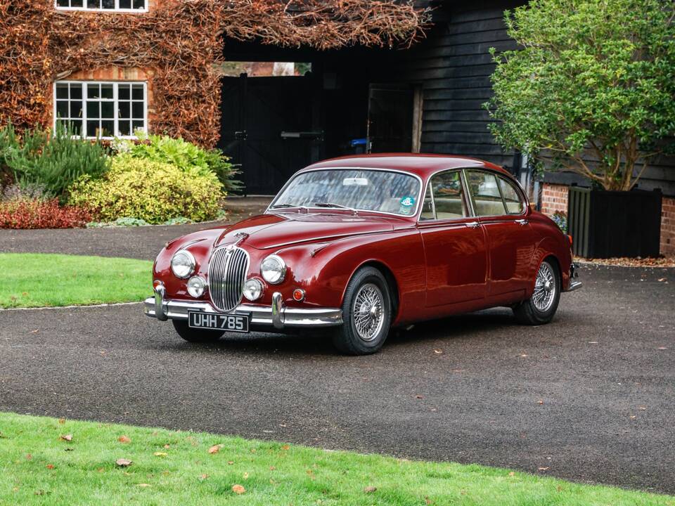 Image 17/42 of Jaguar Mk II 3.8 (1962)