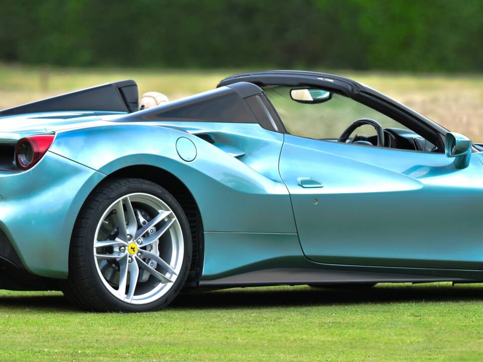 Image 10/24 de Ferrari 488 Spider (2017)