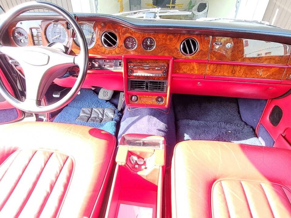 Image 19/25 of Rolls-Royce Silver Shadow II (1980)