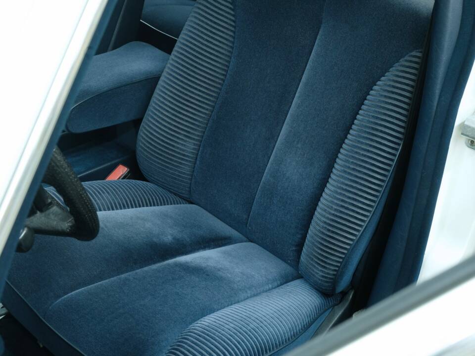 Bild 32/50 von Mercedes-Benz 280 S (1981)