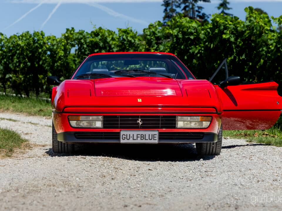 Image 17/73 of Ferrari 208 GTS Turbo (1989)