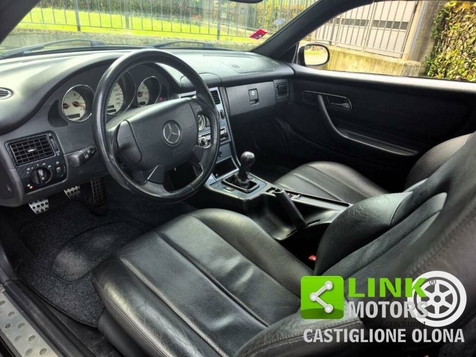 Image 4/10 of Mercedes-Benz SLK 230 Kompressor (1999)