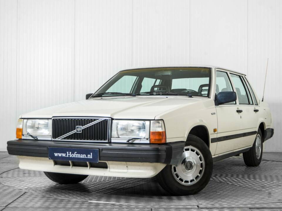 Image 3/50 of Volvo 740 GL (1987)