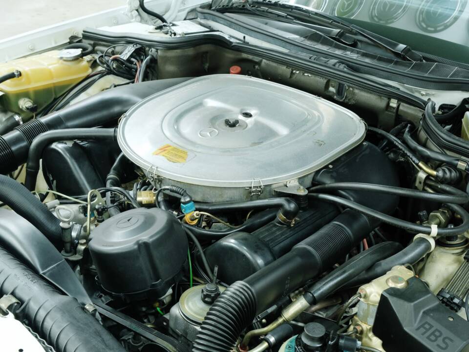 Bild 18/50 von Mercedes-Benz 500 SE (1990)