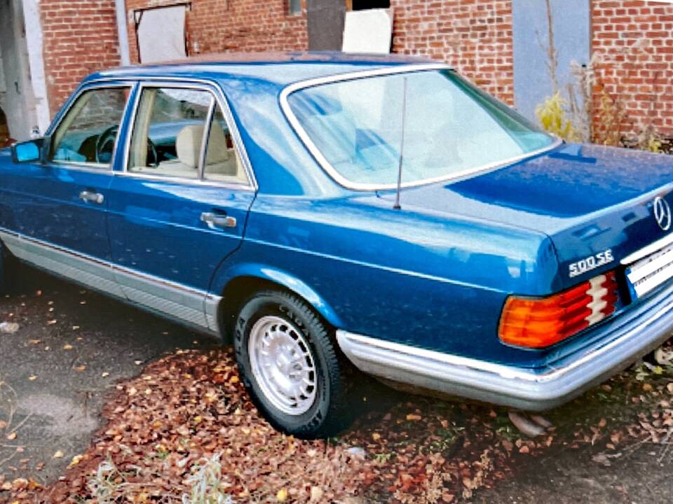 Image 3/10 of Mercedes-Benz 500 SE (1984)