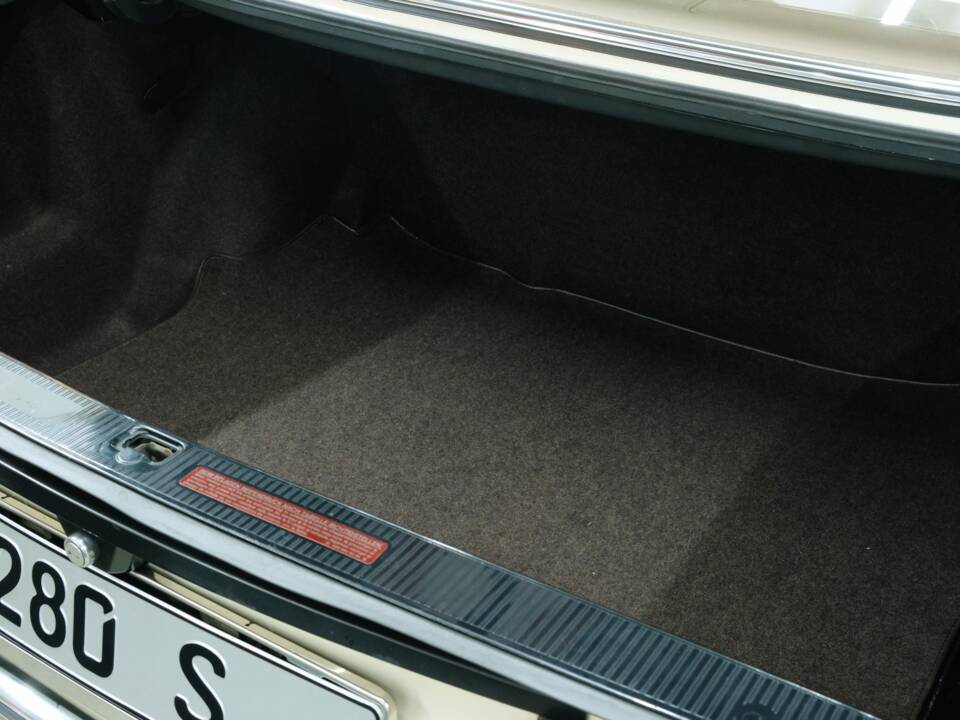 Bild 10/50 von Mercedes-Benz 280 S (1982)