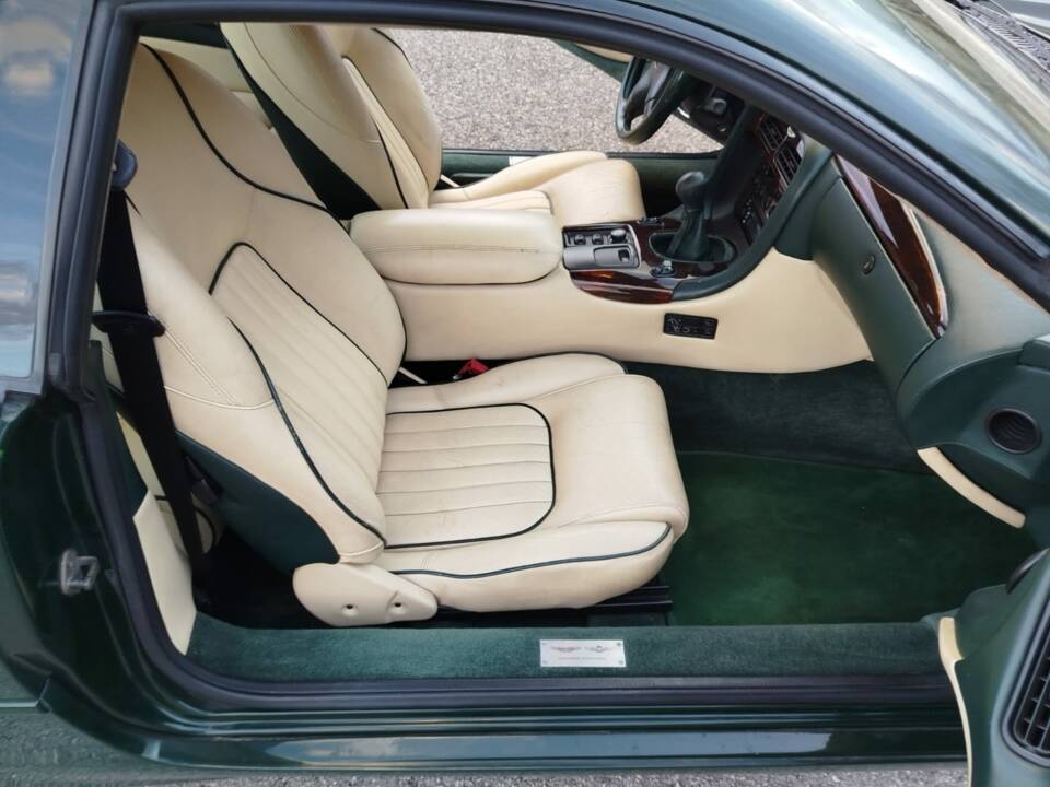Bild 3/6 von Aston Martin DB 7 (1996)