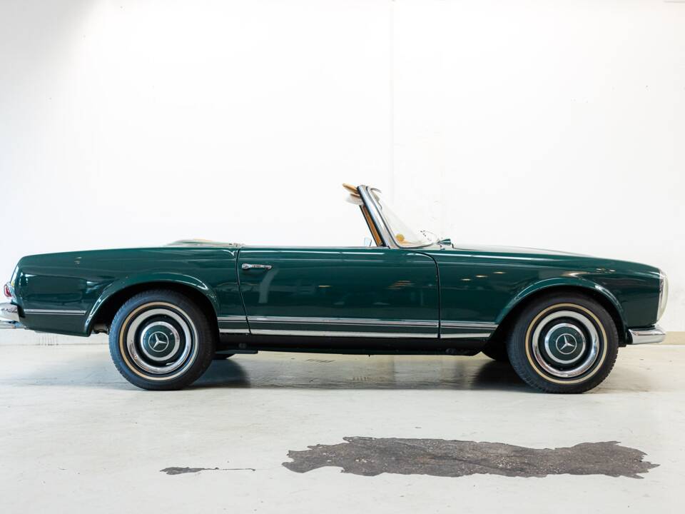 Immagine 4/32 di Mercedes-Benz 250 SL (1967)