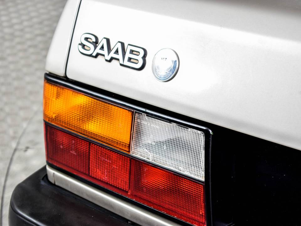 Image 14/50 of Saab 900 Turbo (1993)
