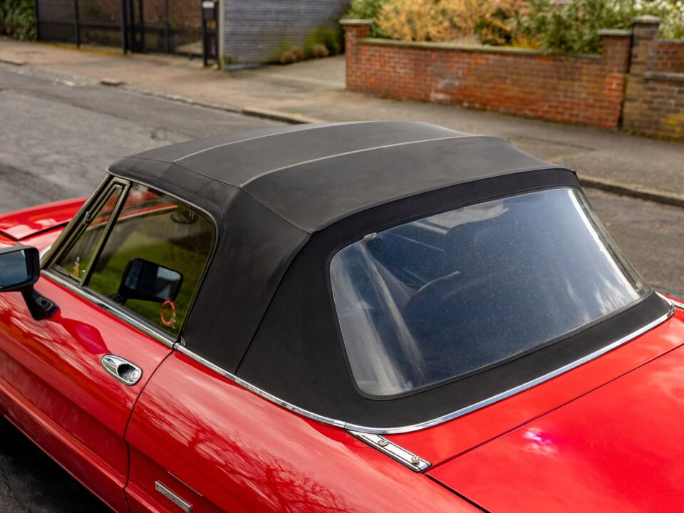 Afbeelding 25/50 van Alfa Romeo 2.0 Spider (1989)