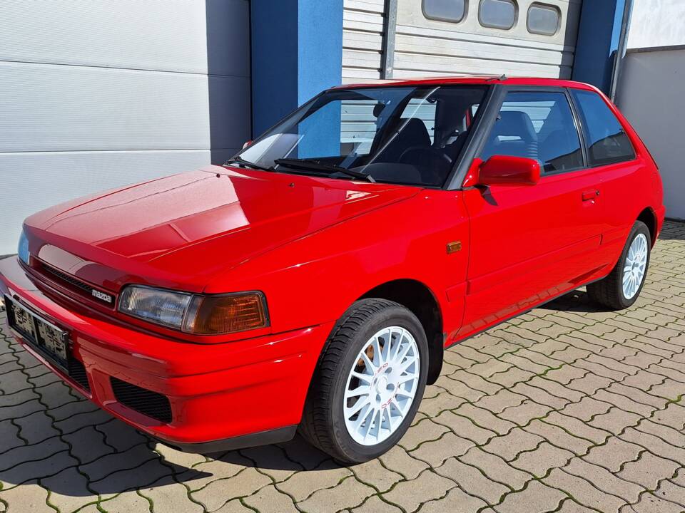 Image 1/8 of Mazda 323 Turbo 4WD (1990)