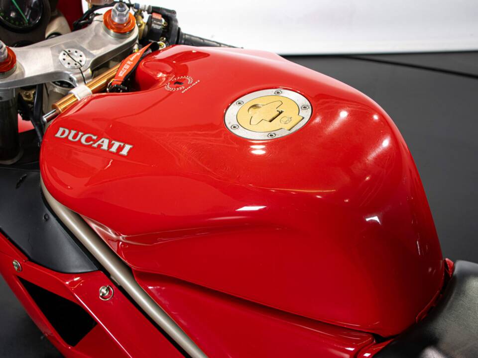 Image 44/50 of Ducati 748 S (1996)