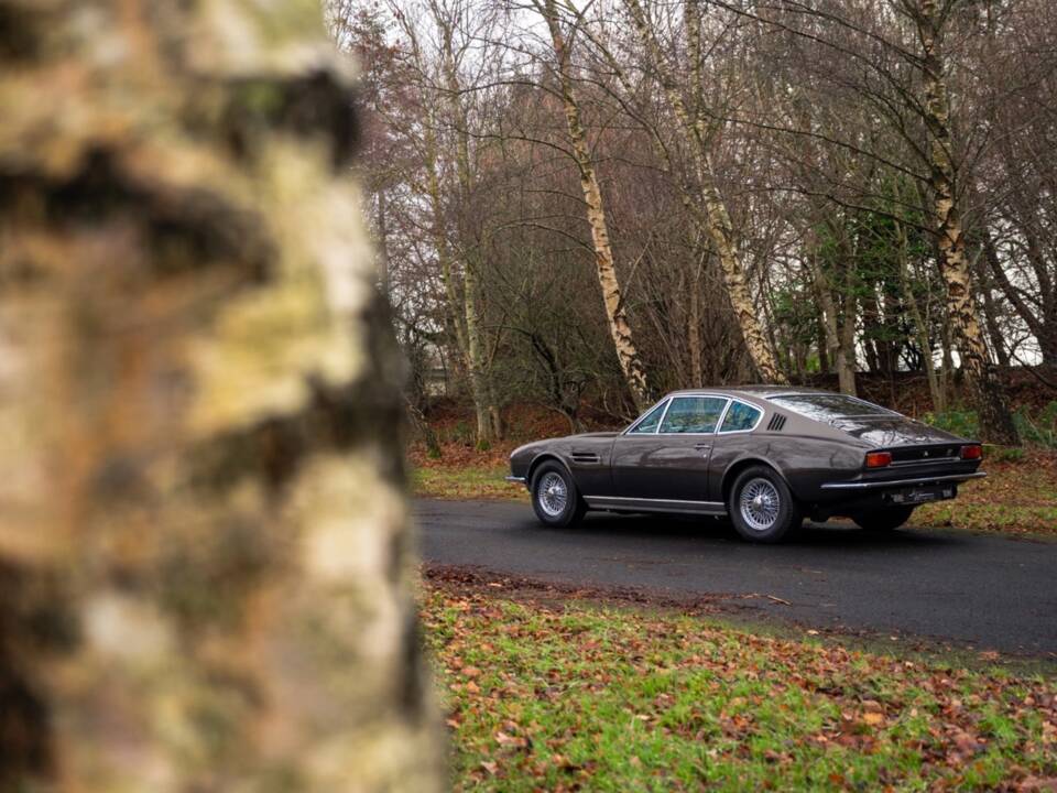 Image 17/63 de Aston Martin DBS (1968)