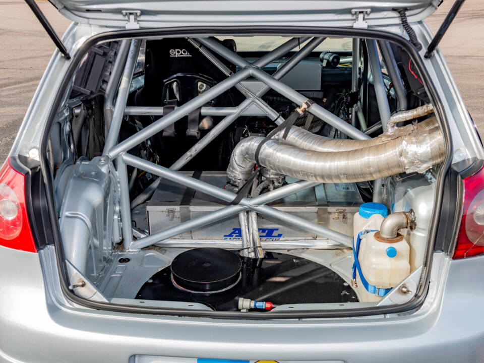 Image 14/15 of Volkswagen Golf V GTI (2007)