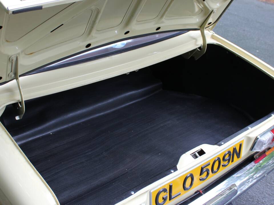 Image 13/17 of Triumph 1500 (1974)