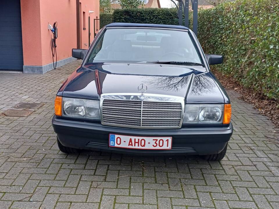 Image 5/8 of Mercedes-Benz 190 E (1987)
