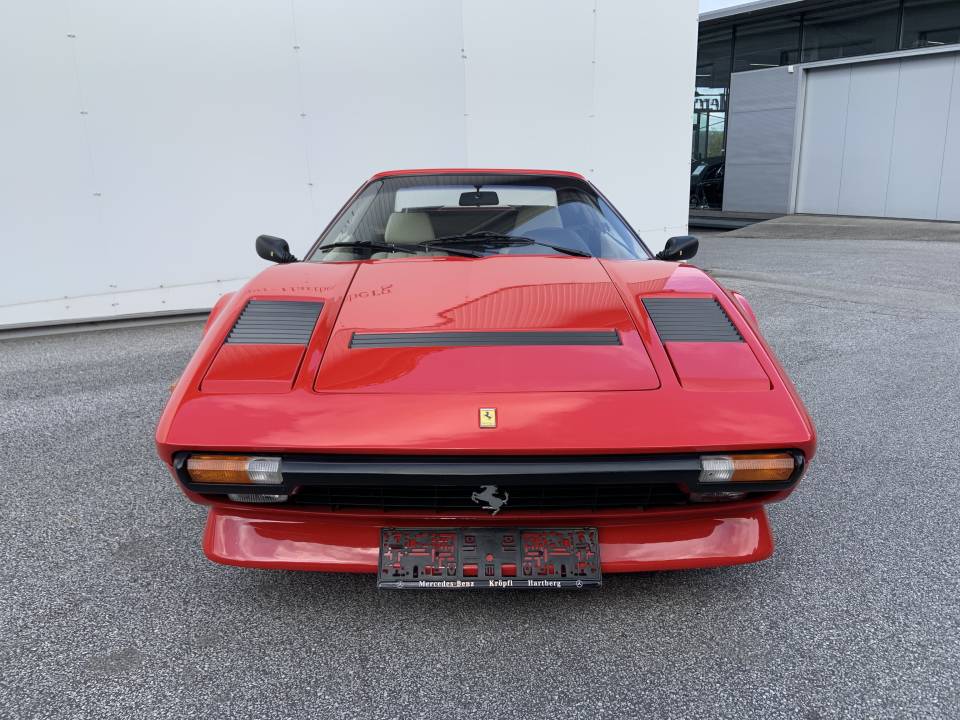 Bild 2/14 von Ferrari 308 GTS Quattrovalvole (1984)
